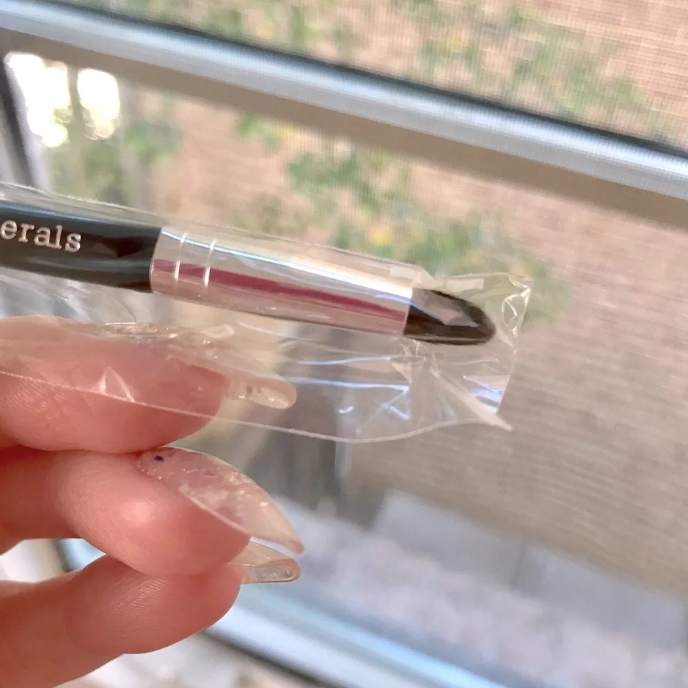 RARE BAREMINERALS BRUSH